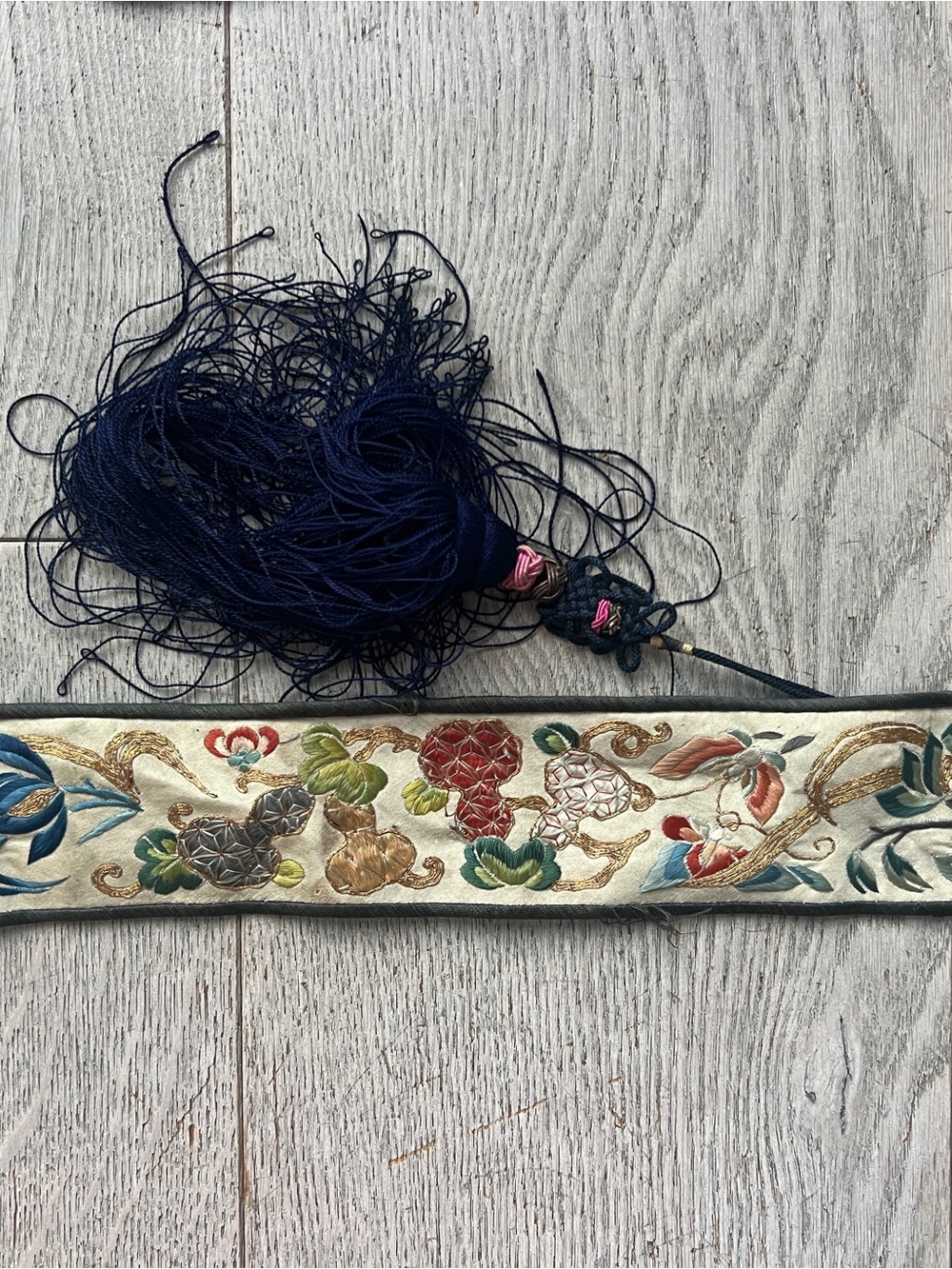Vintage Embroidered Silk Textile Fabric Pieces 1940’s Antique Era - Picture 4 of 11